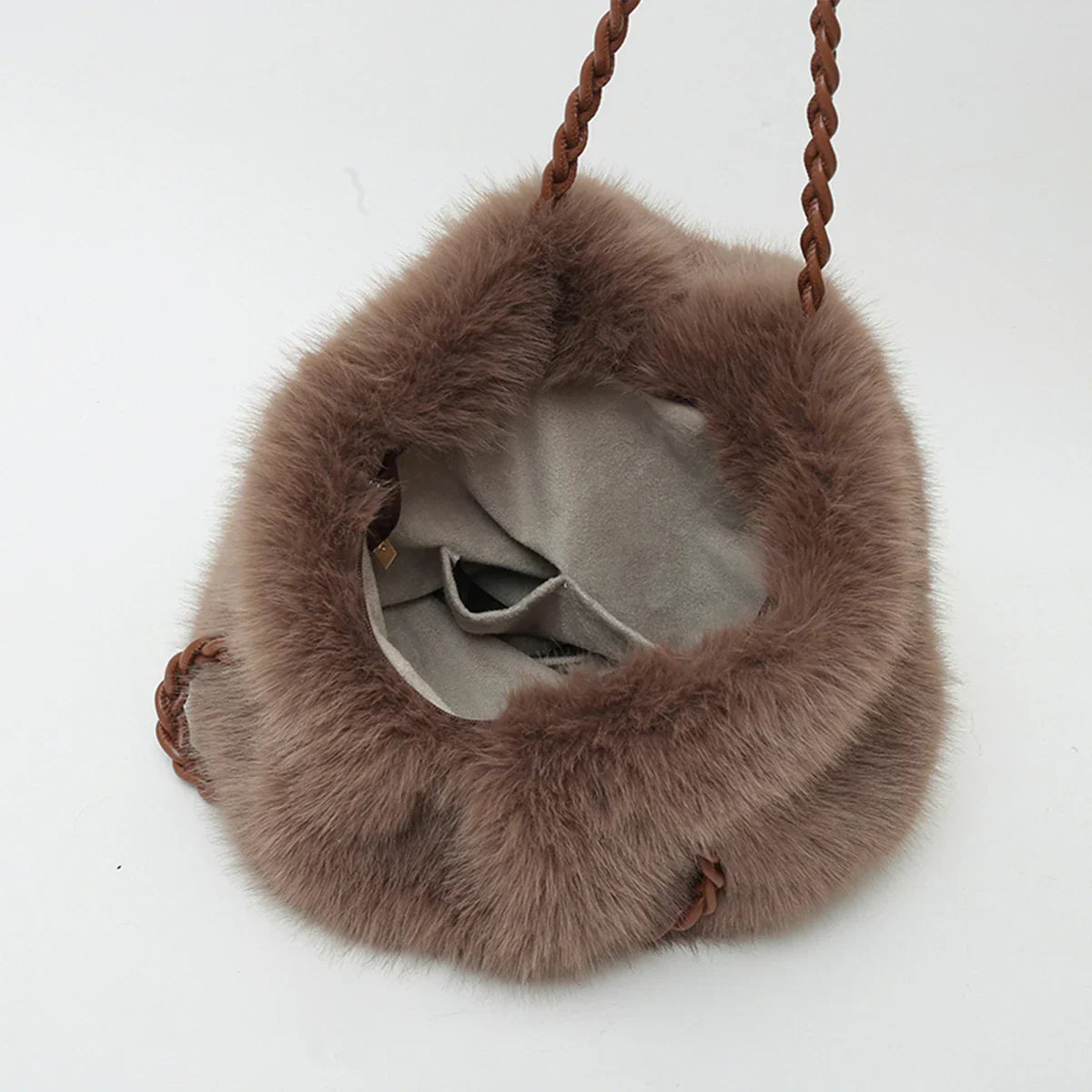 Fiora Damen Fluff Handtasche Geflochtener Henkel Kette Beige
