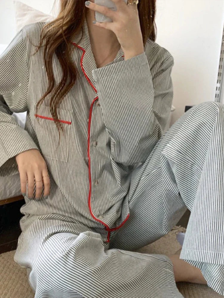 Damen Pyjama Set Zweiteiler mit Gestreiftem Knopfhemd und Hose