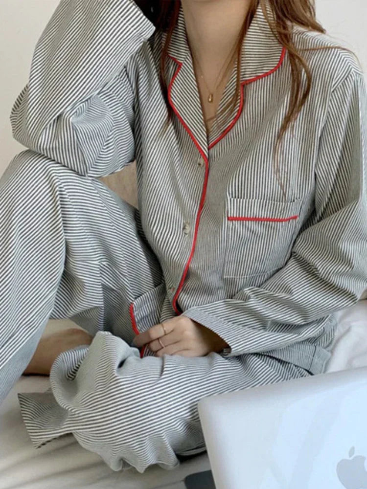 Damen Pyjama Set Zweiteiler mit Gestreiftem Knopfhemd und Hose