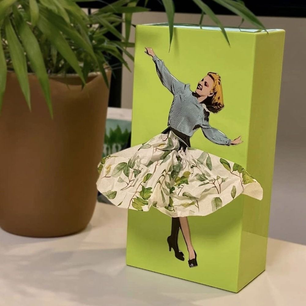 Taschentuchbox Flying Skirt Holz
