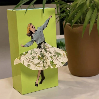 Taschentuchbox Flying Skirt Holz