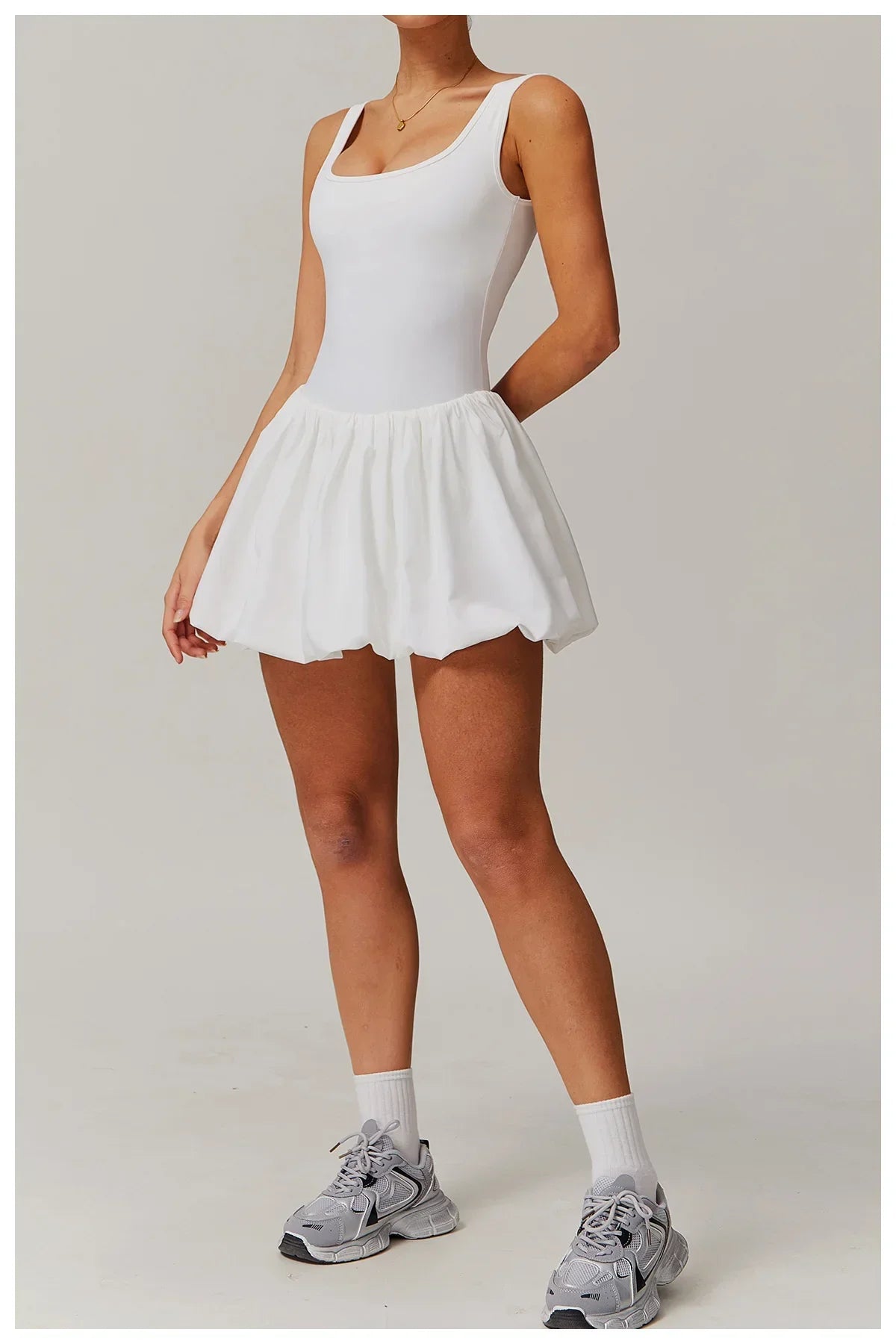 Damen Sport-Einteiler Rock-Shorts-Look