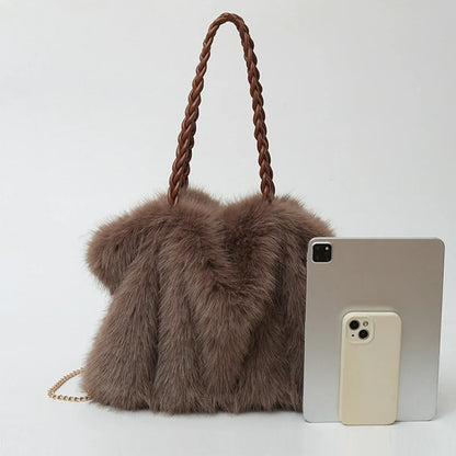 Fiora Damen Fluff Handtasche Geflochtener Henkel Kette Beige