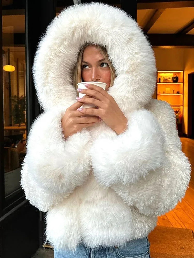 Elyra Damen Faux-Fur-Jacke mit Kapuze