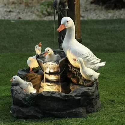 Lunaverde Dekorative Gartenfigur Ente Eichhörnchen Solar Brunnen LED