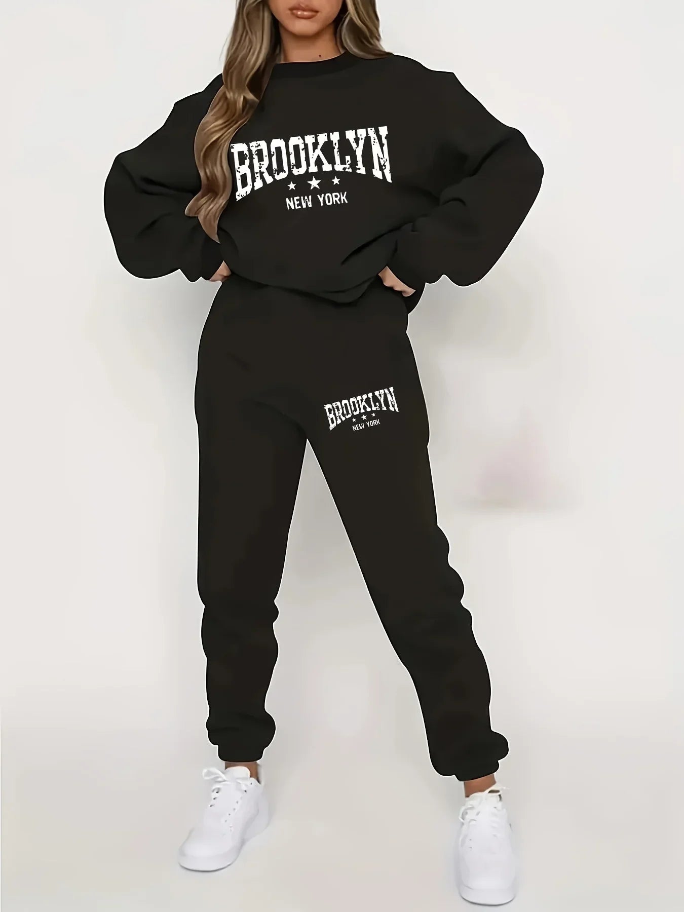 Zweiteiliges Lounge Outfit Damen in Schwarz, cozy und stylisch
