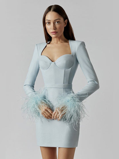 Damen Minikleid mit Federdetails Elegantes Design