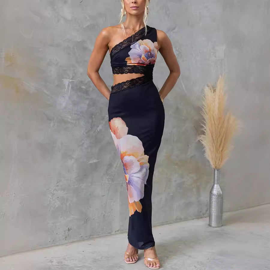 Schulterbedrucktes, figurbetontes Voile-Spitzenkleid von Elarova
