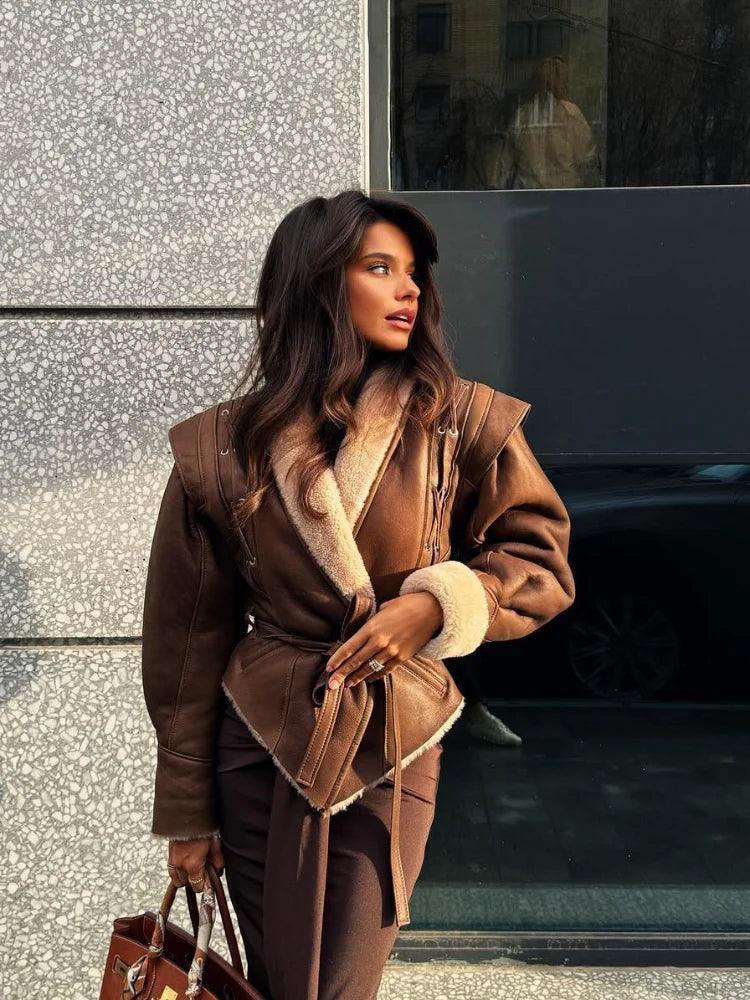 Damen Kunstlederjacke mit Fleecefutter und Bindegürtel Schwarz - Norvielle