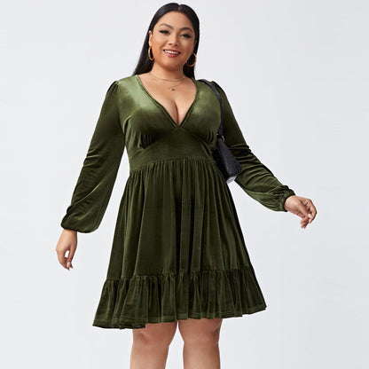 Sexy Samtkleid mit langen Ärmeln von Elarova