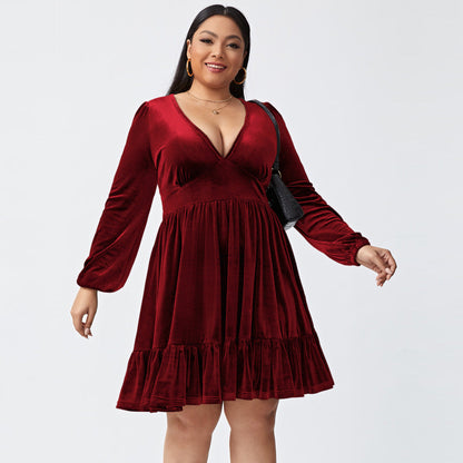 Sexy Samtkleid mit langen Ärmeln von Elarova