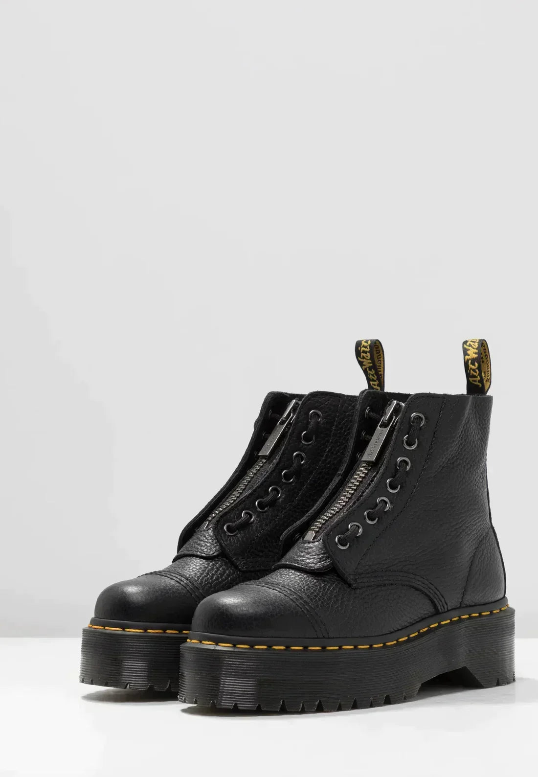 Rebel Stride Plateau-Stiefel – Profilansicht mit Sohle