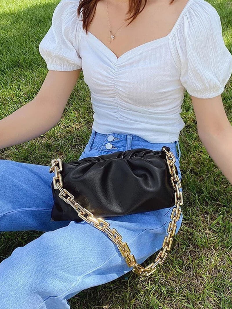 Damenhandtasche mit Goldkette Modern