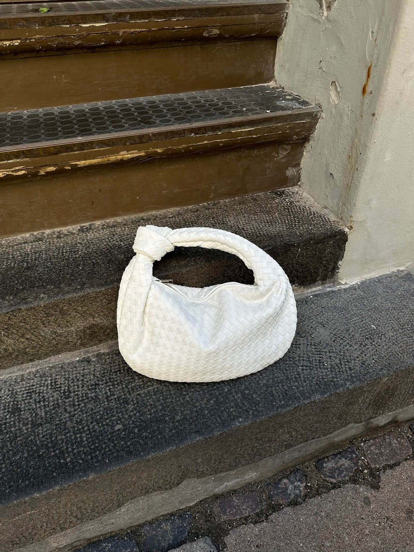 Geflochtene Mitteltasche