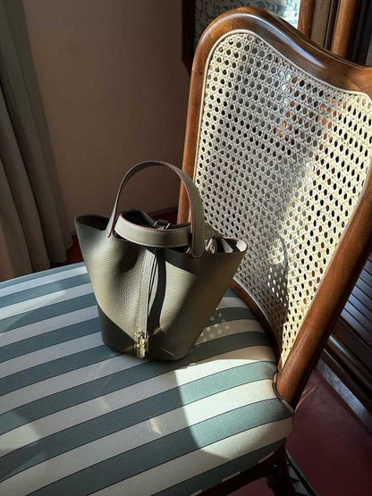 Zelinda Damen Bucket-Bag Kunstleder Stilvoll