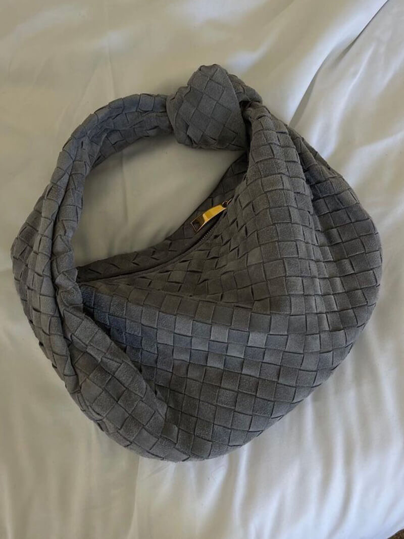 Geflochtene Hobo-Tasche mit Knotendetail