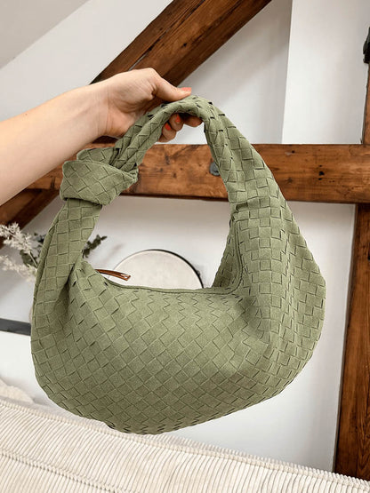 Geflochtene Hobo-Tasche mit Knotendetail