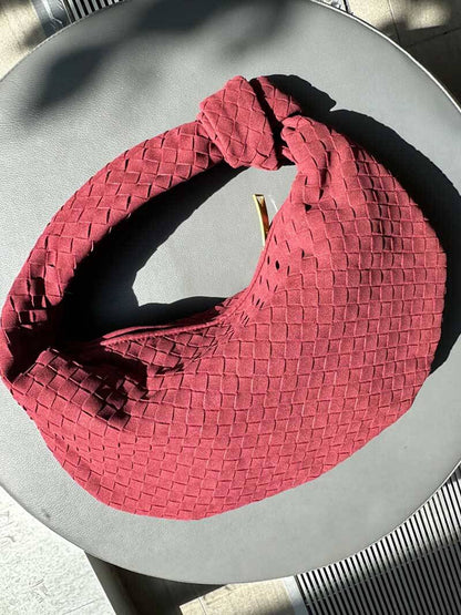Geflochtene Hobo-Tasche mit Knotendetail