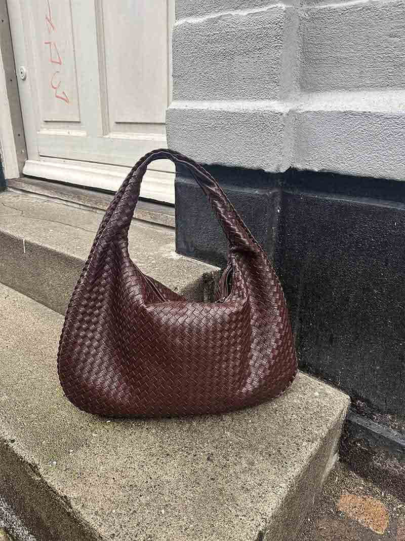 Charlyne Große Geflochtene Hobo-Tasche