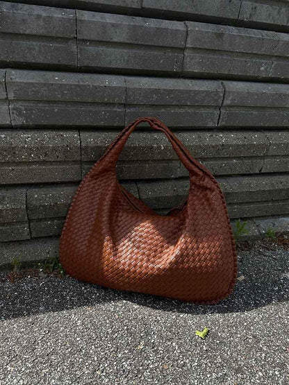 Charlyne Große Geflochtene Hobo-Tasche
