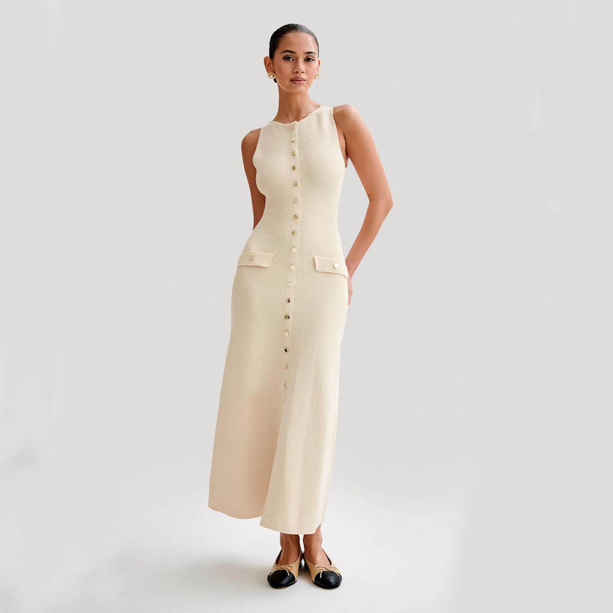 Stilvolles ärmelloses Strickkleid von Elarova mit modischem, schmalem Rundhalsausschnitt