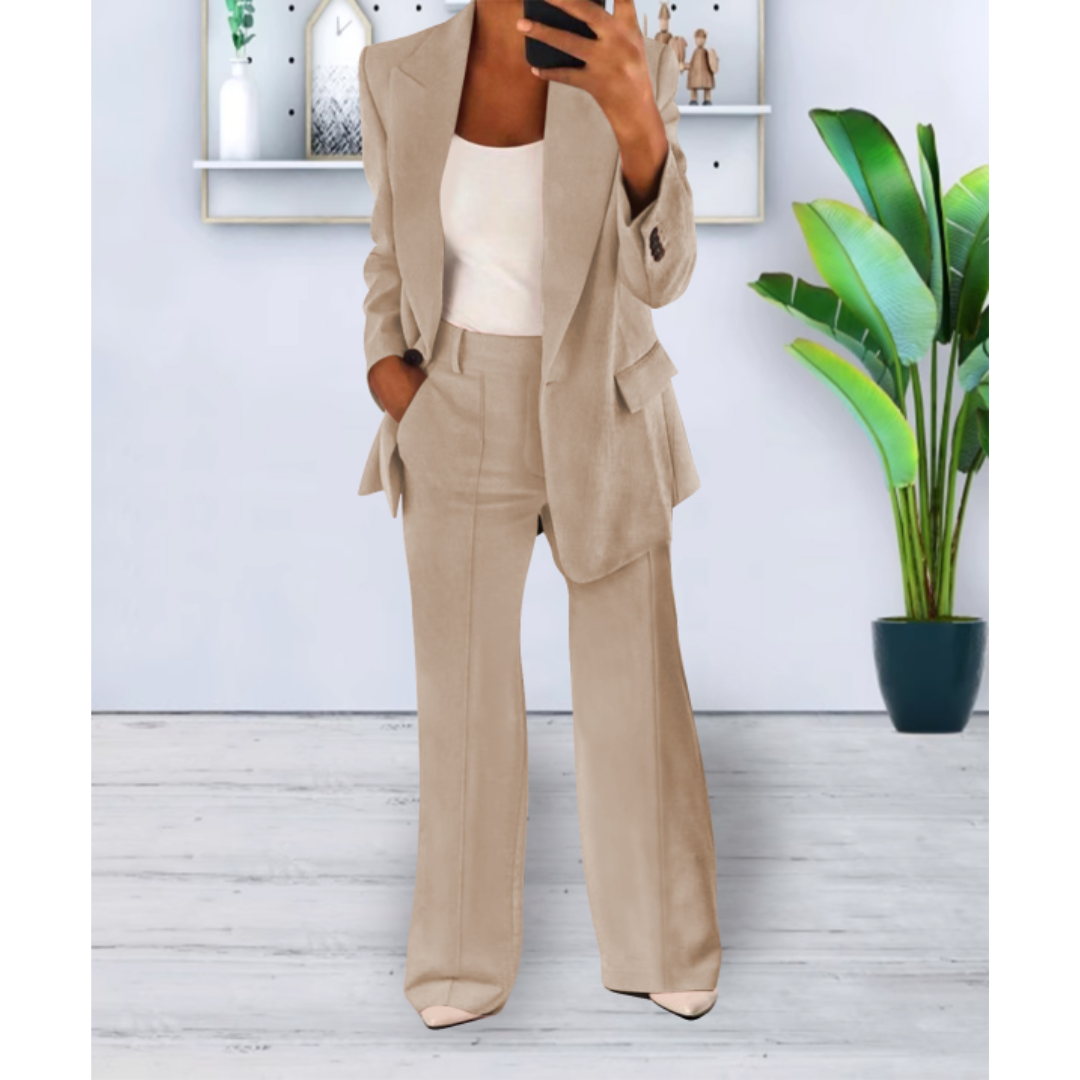 Eleganter Damen Hosenanzug Blazer und Stoffhose
