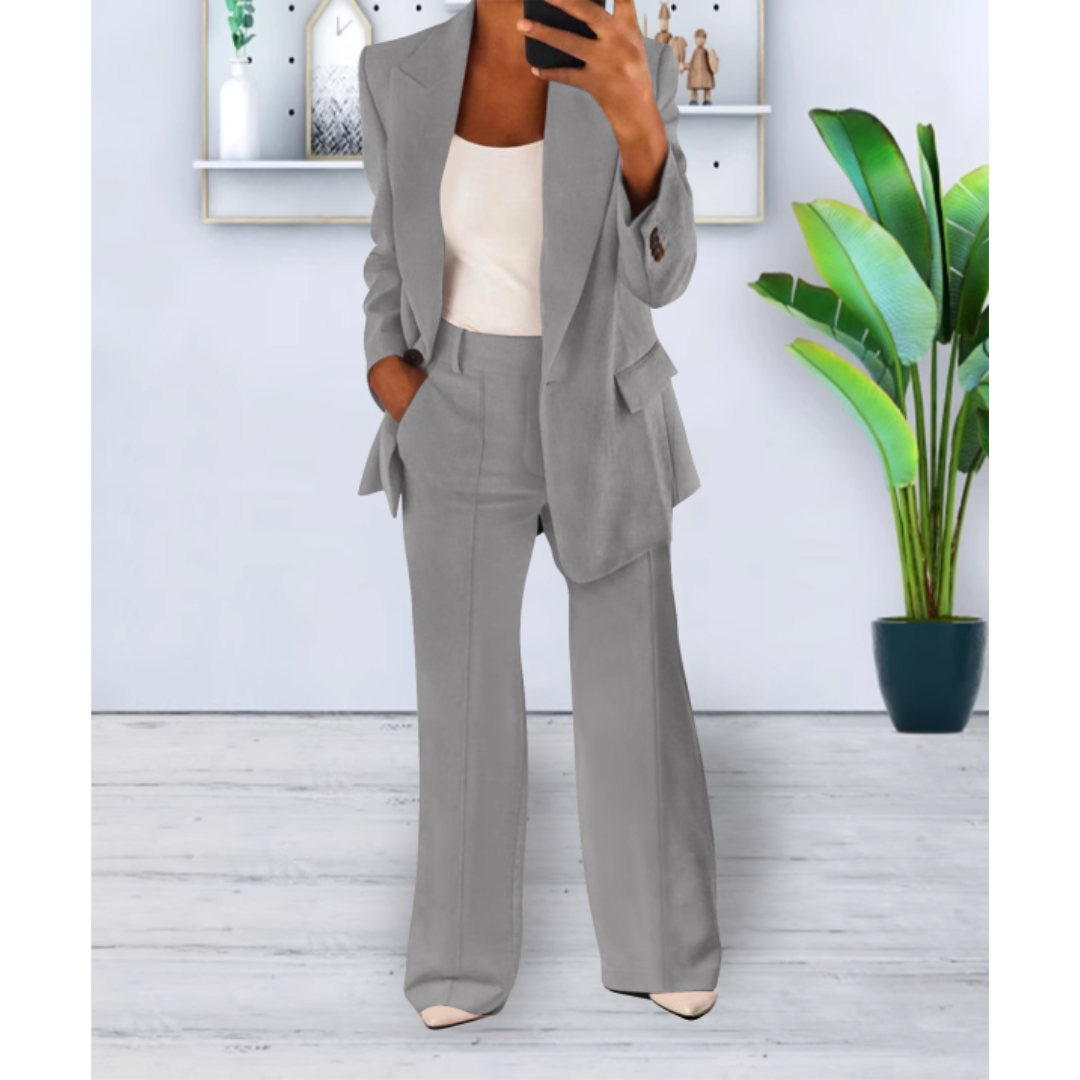Eleganter Damen Hosenanzug Blazer und Stoffhose