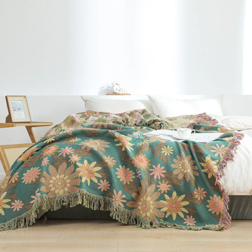 Wendbare Jacquard-Decke Verdant Bloom wird zu:
Jacquard-Decke Wendbar