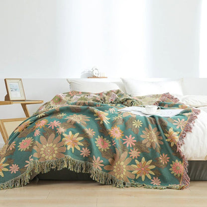 Wendbare Jacquard-Decke Verdant Bloom wird zu:
Jacquard-Decke Wendbar