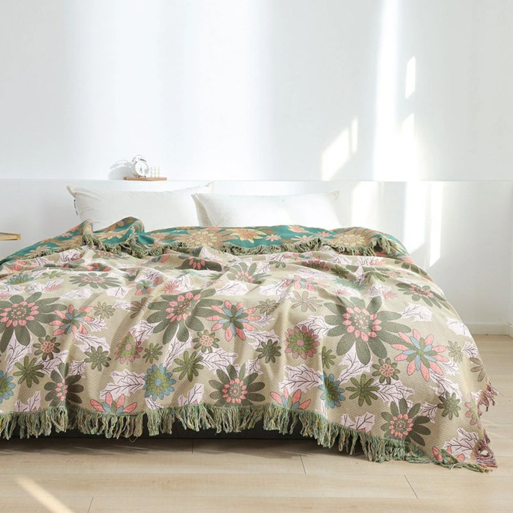 Wendbare Jacquard-Decke Verdant Bloom wird zu:
Jacquard-Decke Wendbar - Norvielle