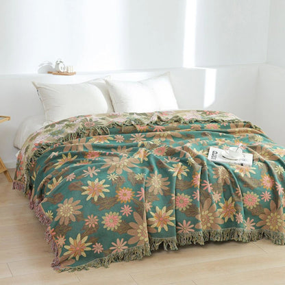 Wendbare Jacquard-Decke Verdant Bloom wird zu:
Jacquard-Decke Wendbar