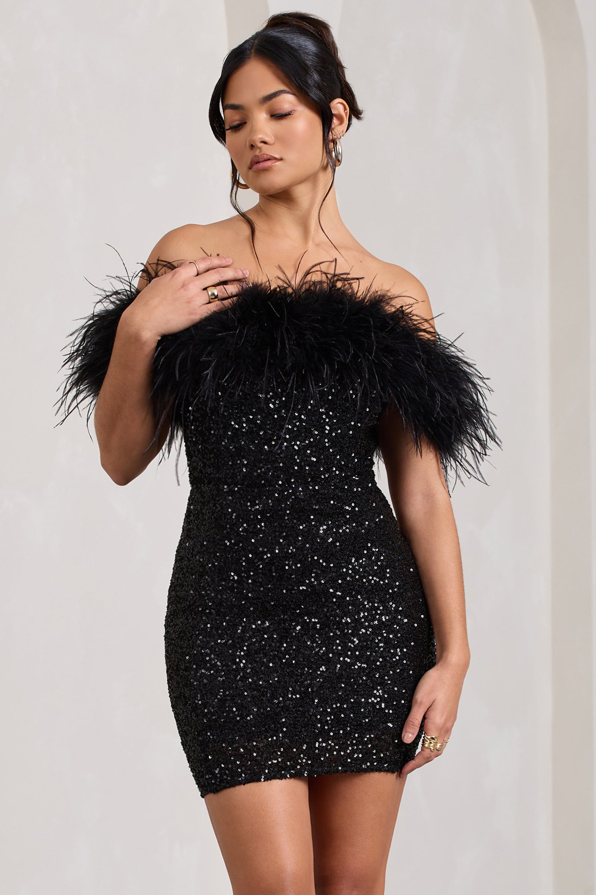 Damen Minikleid Pailletten Off-Shoulder Federverzierung - Norvielle