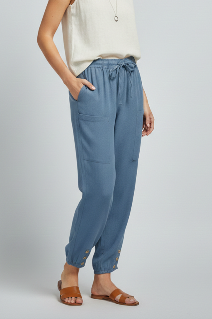 Damenhose mit Kordelzugbund und Knopfsaum