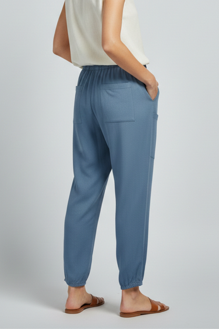 Damenhose mit Kordelzugbund und Knopfsaum