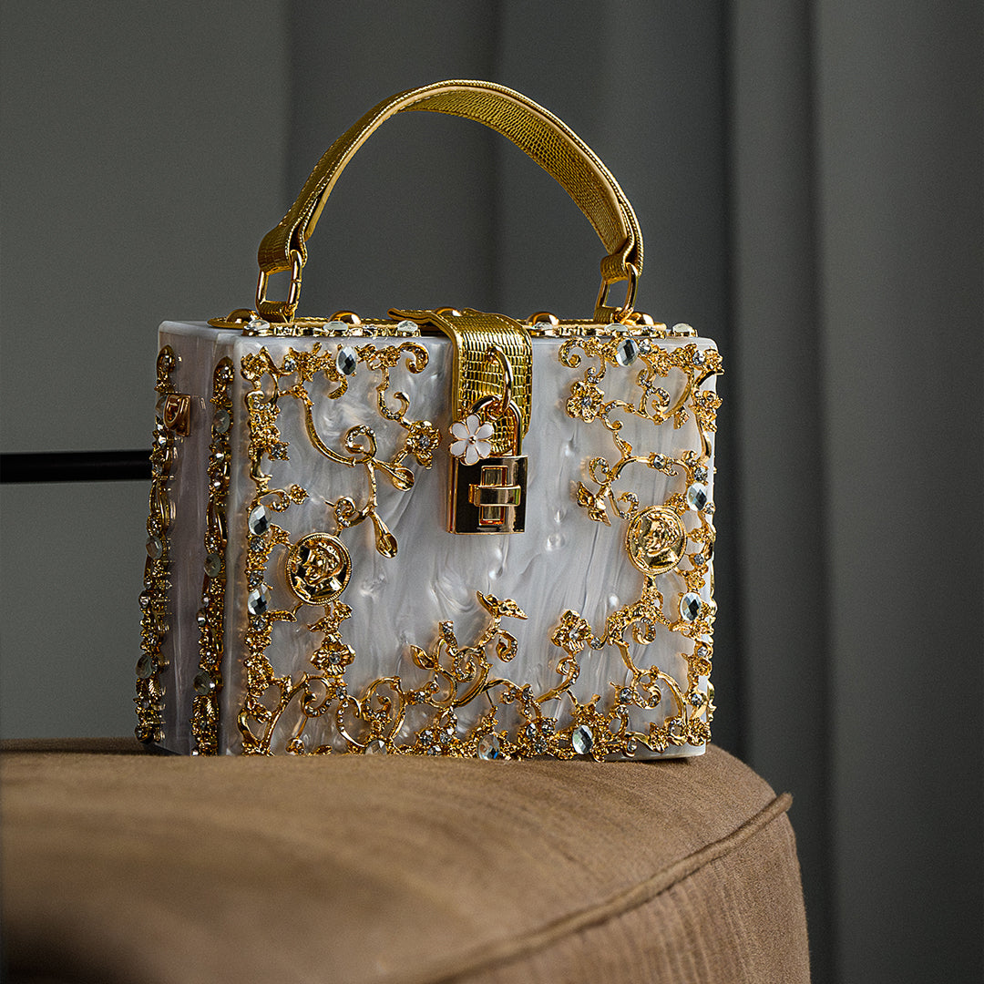 Himmelblaue Abendtasche Acryl mit Golddekor Barock