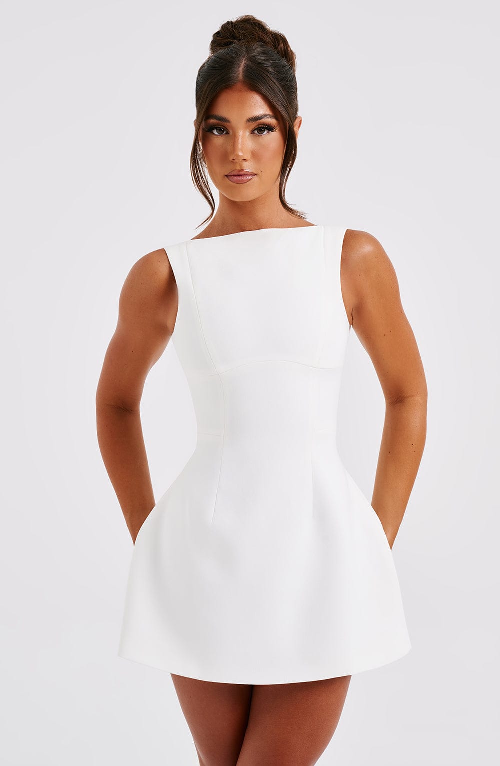 Damen Minikleid Weiß Bubble-Rock Ausschnitt