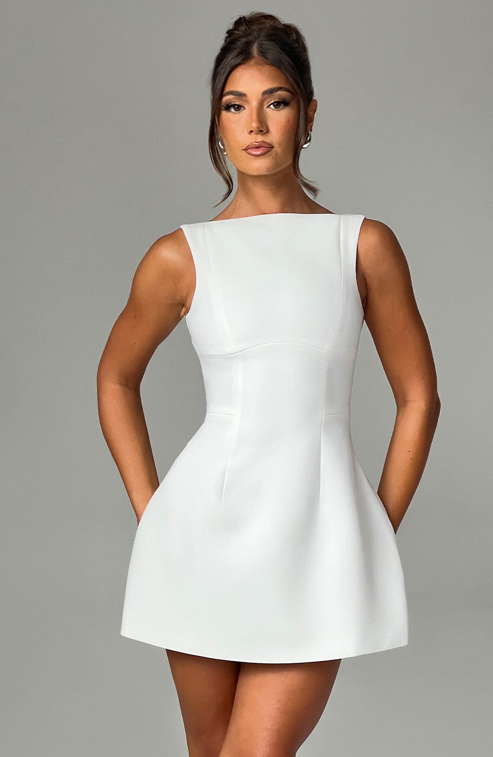 Damen Minikleid Weiß Bubble-Rock Ausschnitt