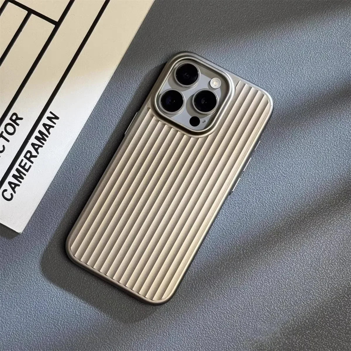 Dünne Stoßfeste iPhone Hülle
