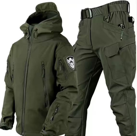Herren Winteroutfit Funktionale Jacke und Hose