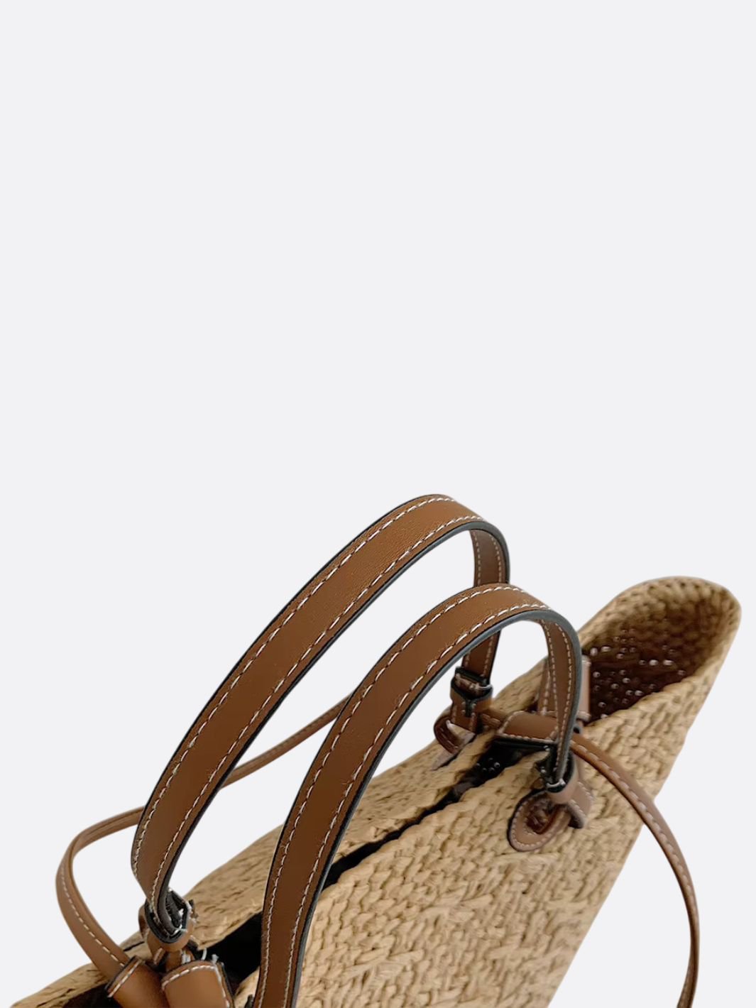 Amara Damen Strohtasche Trapezform Kunstleder Schulterriemen Beige