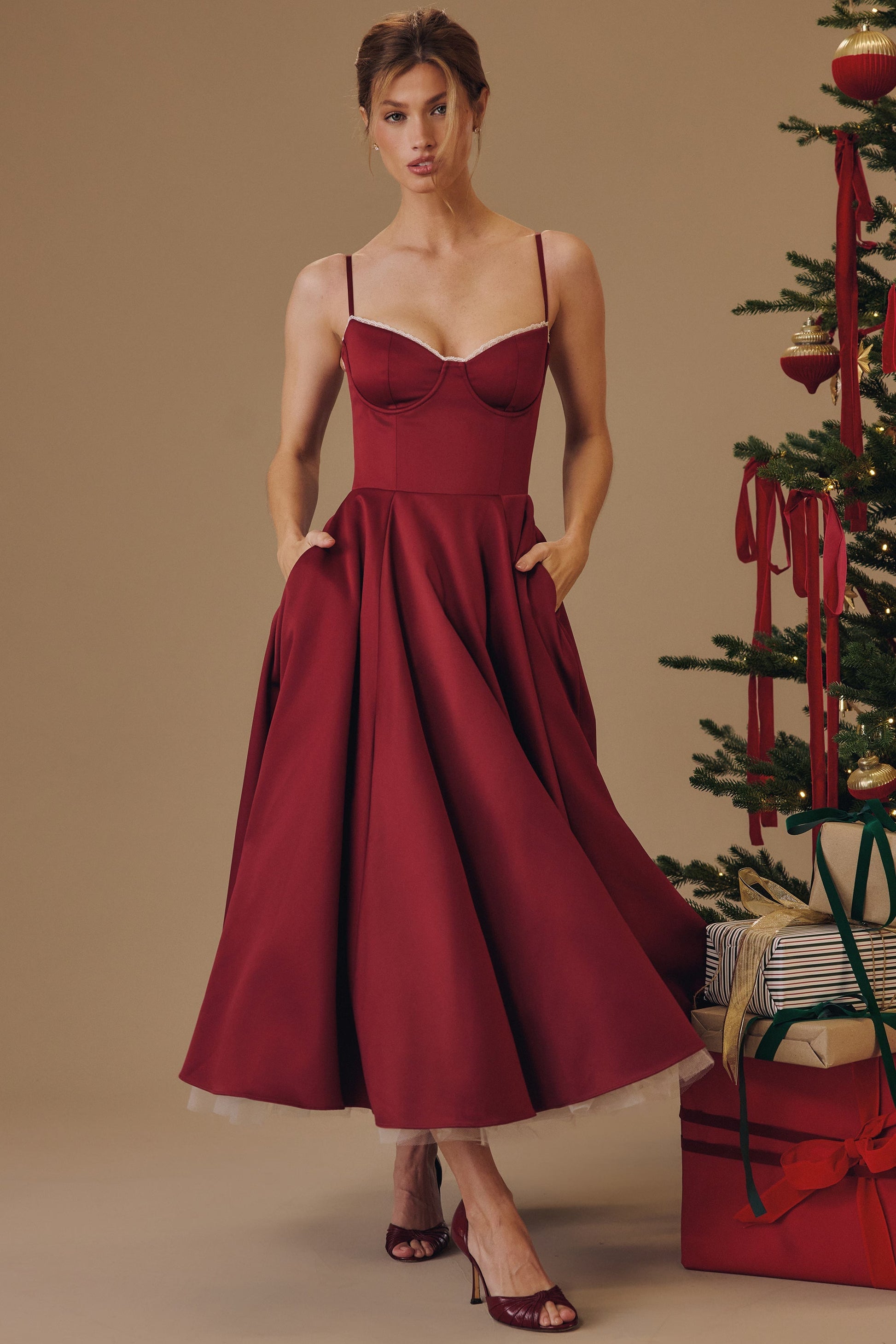 bordeaux midi kleid im house of cb style mit korsett und weitem rock
