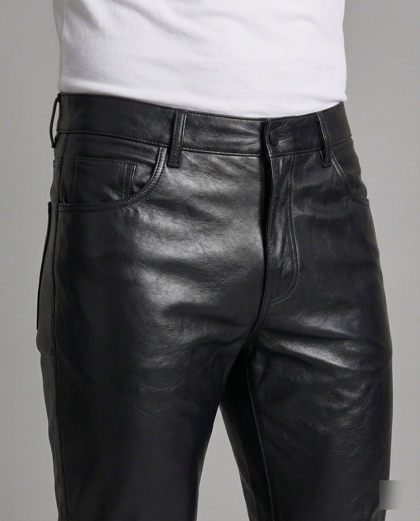 Herren Slim-Fit-Hose Kunstleder Steppdetails