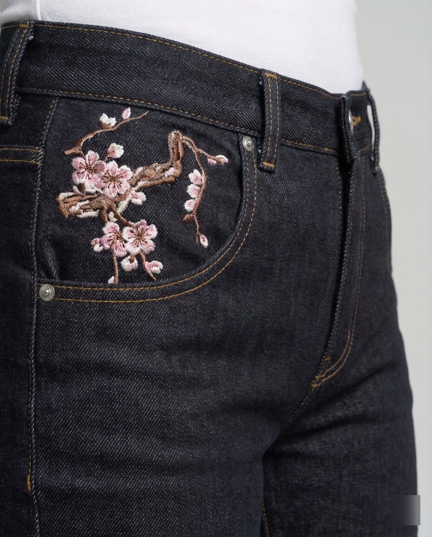 Damen High Waist Jeans mit Perlenstickerei