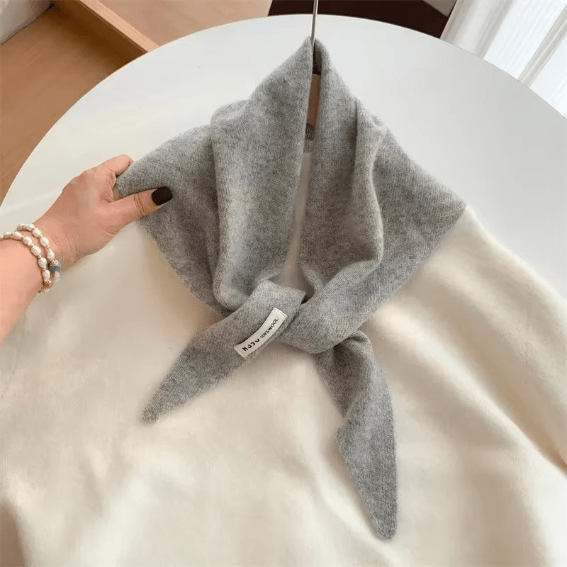 Dreieckiger Strickschal aus Wollmischung Warm