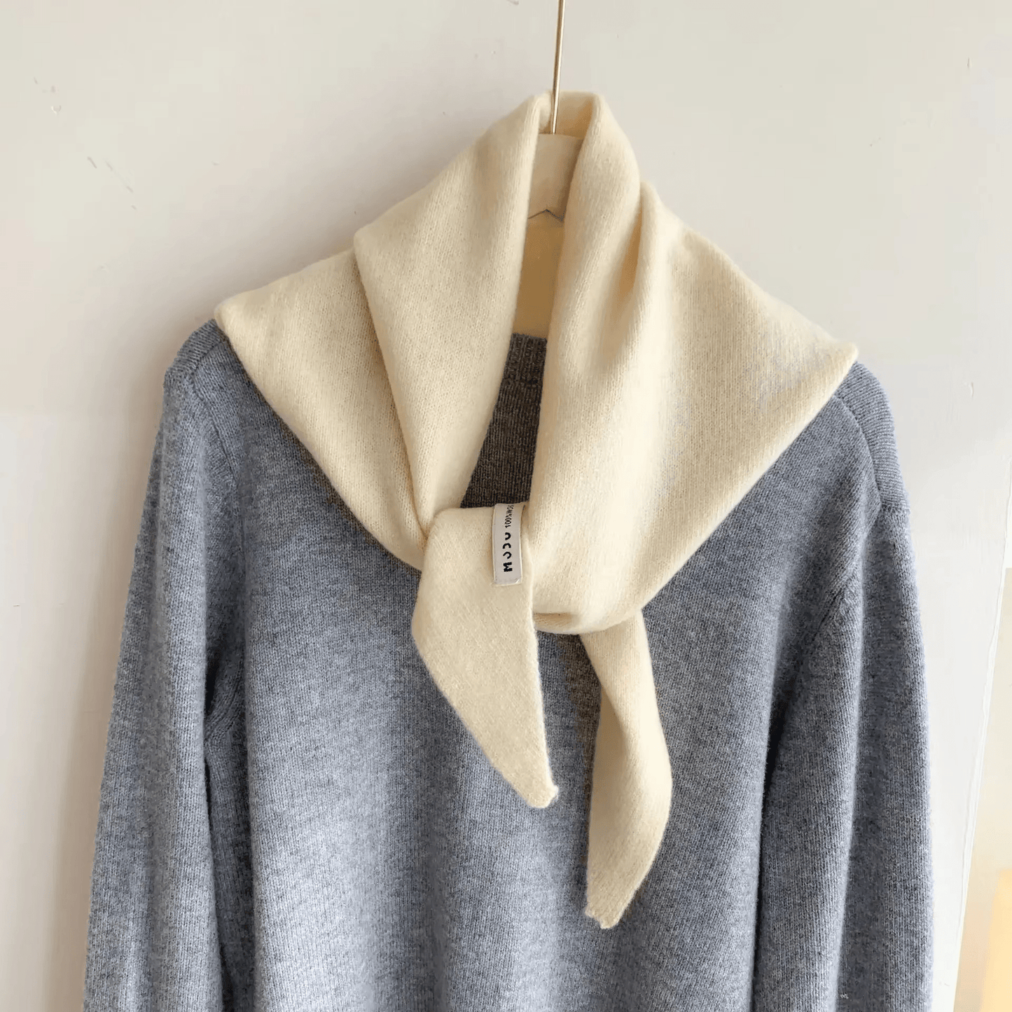 Dreieckiger Strickschal aus Wollmischung Warm