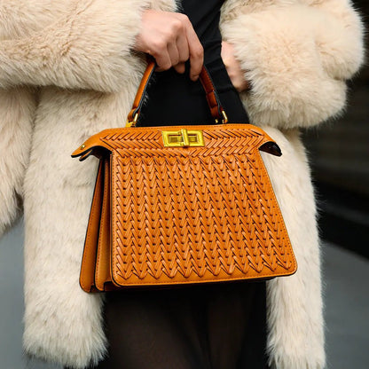 Elegante Damen Handtasche Geflochten Leder Goldene Details