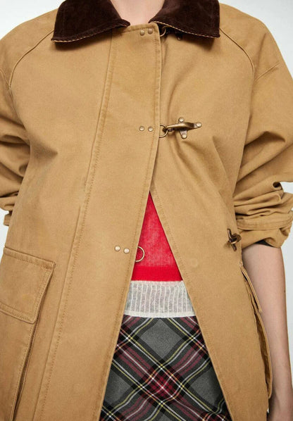 Damen Workwear Jacke Camel Cordkragen Toggle-Verschluss