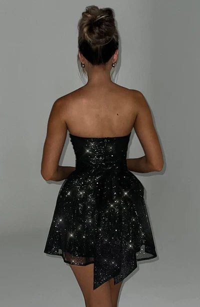 Damen Kleid Kurz Schnittform mit geraden Linien