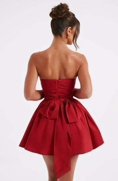 Damen Kleid Kurz Schnittform mit geraden Linien