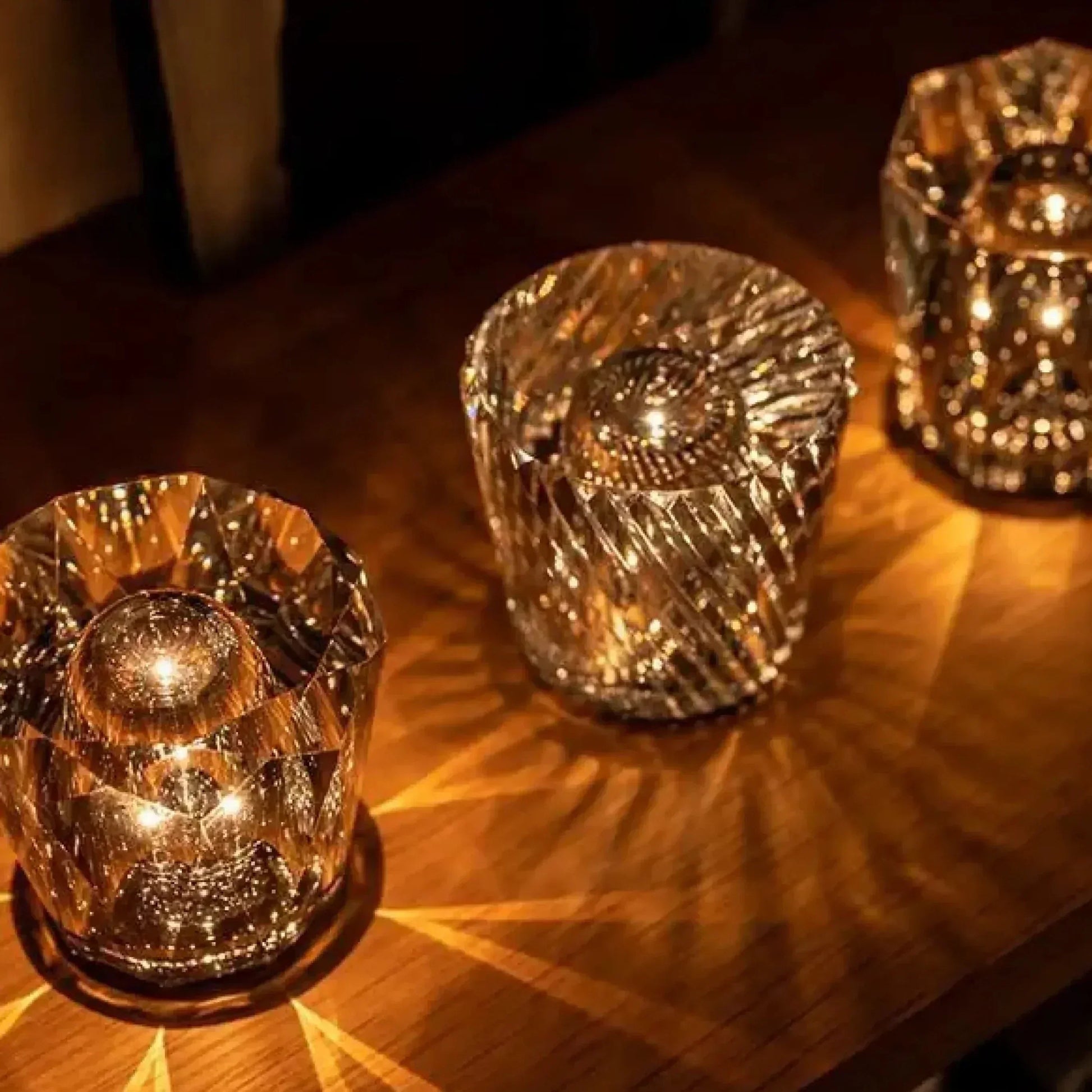 Kristall Tischlampe Diamantoptik 360° Licht Kabellos USB Aufladbar - Norvielle